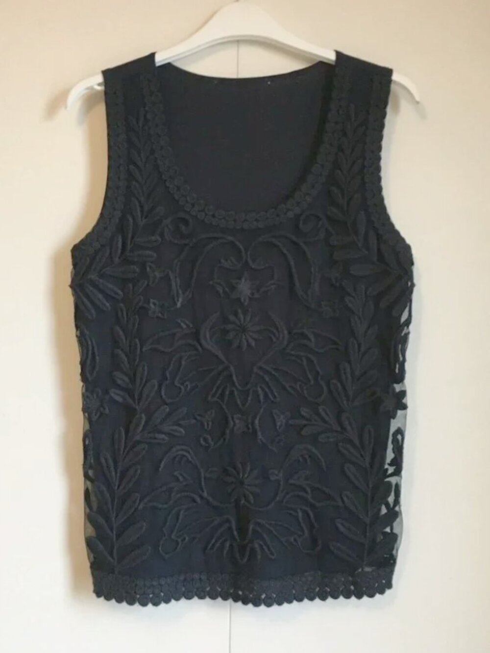 Jones New York Navy Blue Rayon Tank Top Soft Floral Embroidered Lace Cami